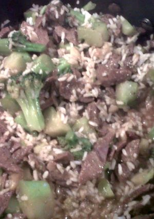 A picture of Spoon Lickin Broccoli Steak and Rice.