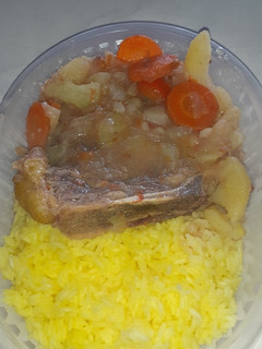Una foto de Bife a la criolla con arroz