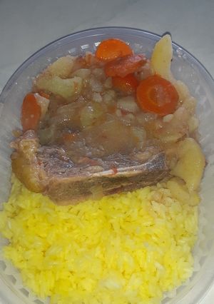 Una foto de Bife a la criolla con arroz