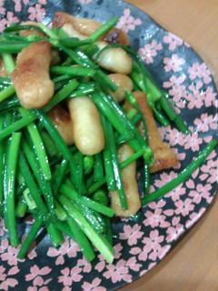 韭菜花炒甜不辣 的食譜成品照片