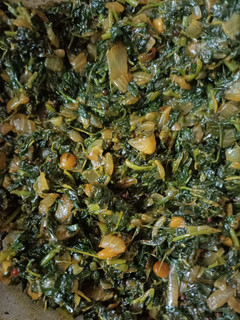 அரைக்கீரை பொரியல்(araikeerai poriyal recipe in tamil) செய்முறை முக்கிய புகைப்படம்