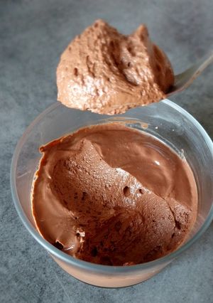 Une photo de 🍫🥚 Mousse au chocolat protéinée et healthy 🥚🍫