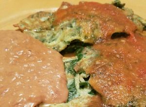 Una foto de Tortitas de huevo con acelga