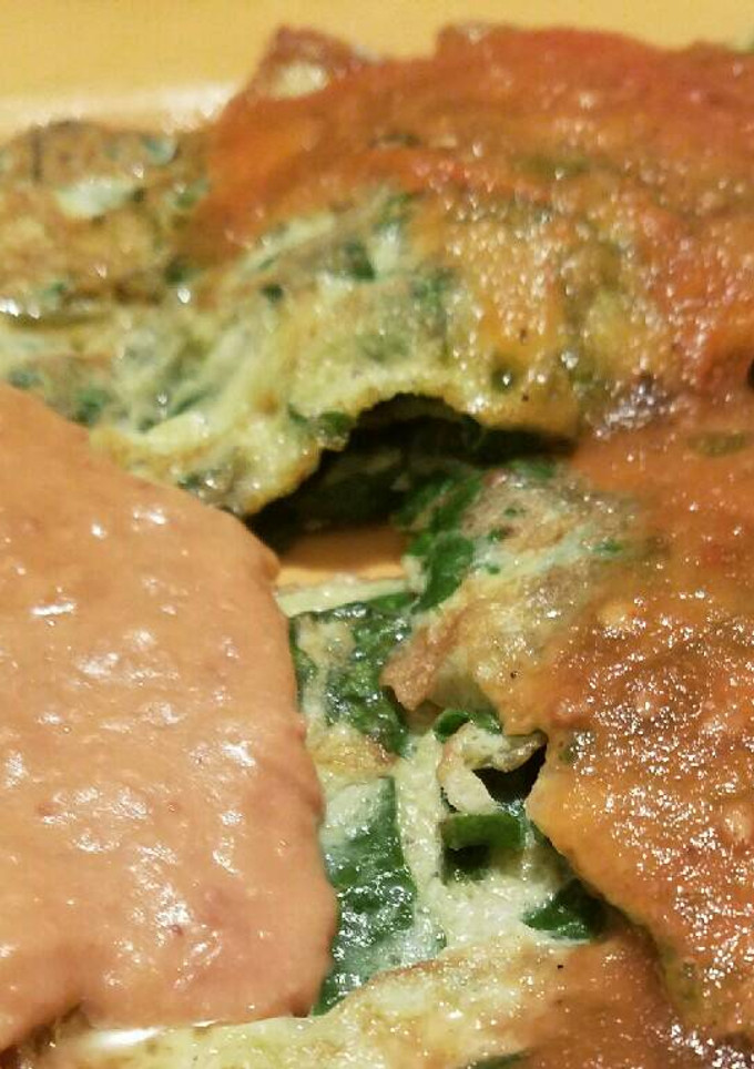 Una foto de Tortitas de huevo con acelga