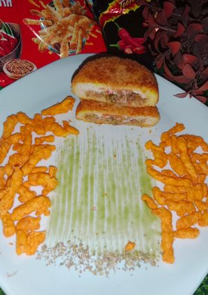 A picture of Kurkure bread Kachori.