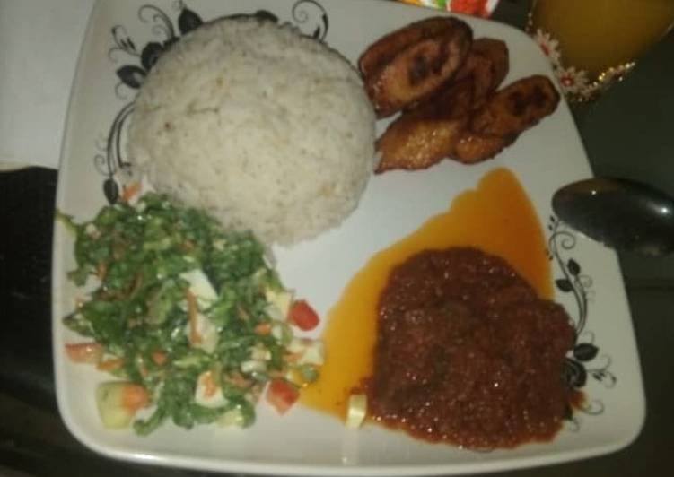 Recipe of Quick Rice stew with salad &amp; plantain