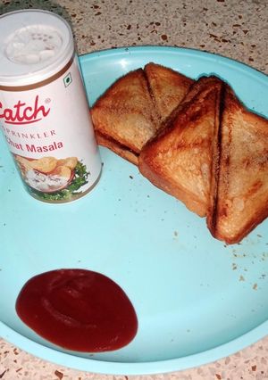 आलू के सैंडविच (aloo ke sandwich recipe in Hindi) रेसिपी मुख्य फोटो