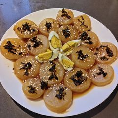 A picture of Simmered Daikon.