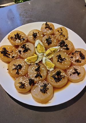 A picture of Simmered Daikon.