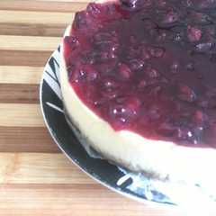 รูปของ Newyork cheesecake with cherry compote