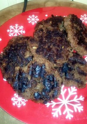 A picture of the queens burgers.