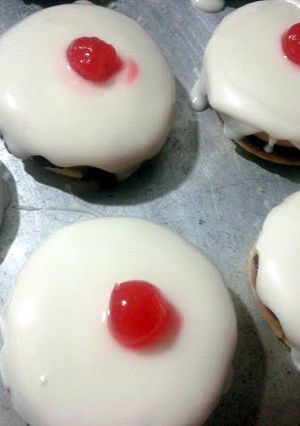 A picture of Empire Biscuits.