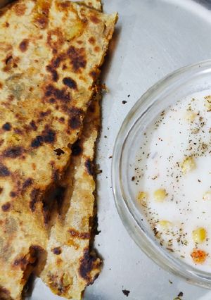 A picture of Aloo Meethi Parantha.