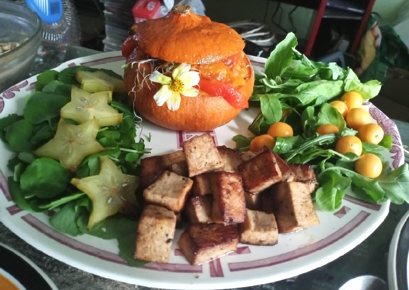 Calabaza rellena, tofu y verdes (🌱)