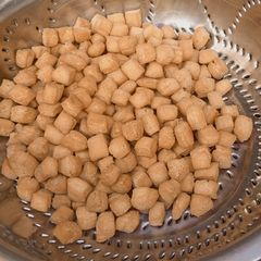 A picture of Chin chin.
