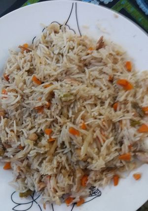 A picture of Chicken Veg Fried Rice.