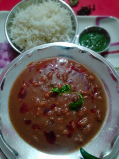 पंजाबी स्टाइल मसालेदार राजमा चावल (Punjabi style mazedar rajma chawal recipe in hindi) रेसिपी मुख्य फोटो