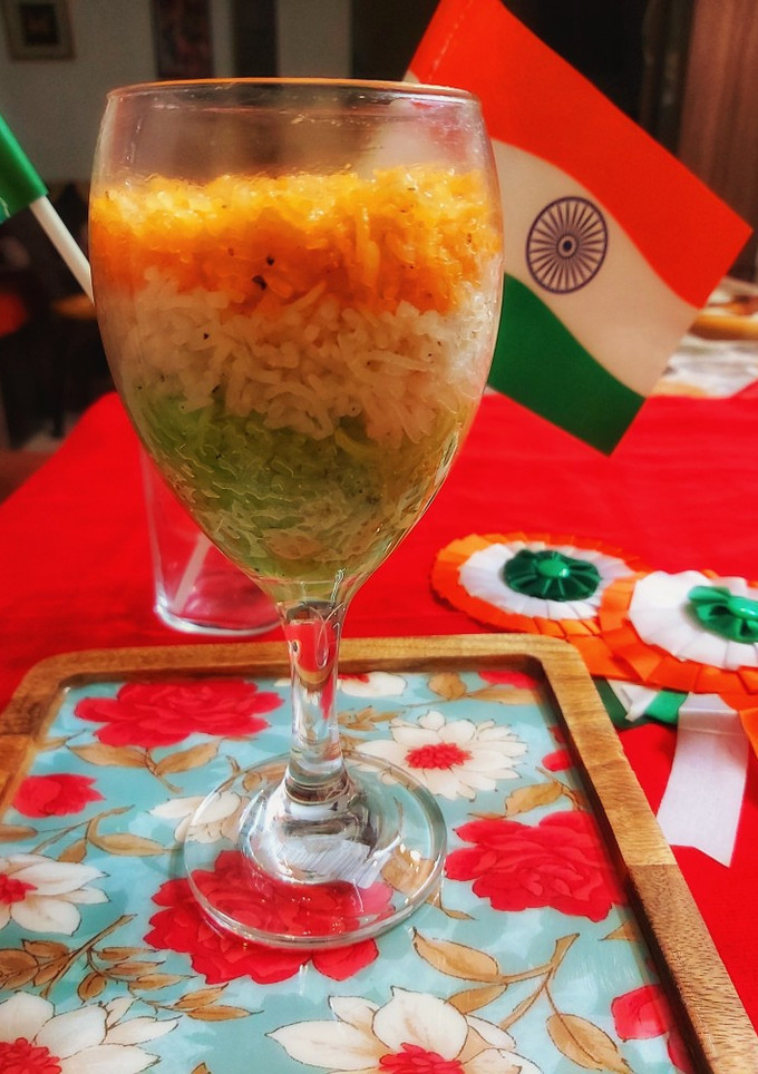 ट्राई कलर शाही राइस(Tricolour shahi rice recipe in Hindi) रेसिपी मुख्य फोटो