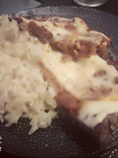 Una foto de Carne picada a la pizza con arroz frito