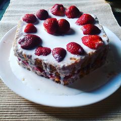 A picture of Strawberry Vanilla Cake.