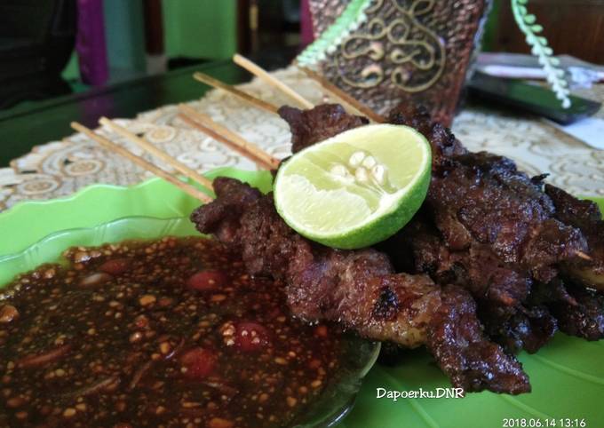 Standar Bagaimana cara buat Sate Daging Madura untuk Hari Raya dijamin gurih