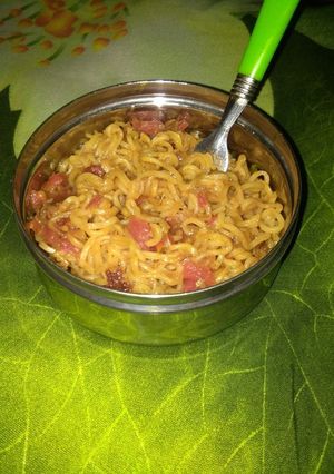 वेजिटबल मैग्गी (Vegetable maggi recipe in hindi) रेसिपी मुख्य फोटो