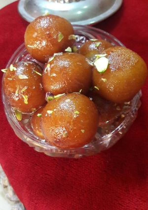 A picture of Gulabjamun.