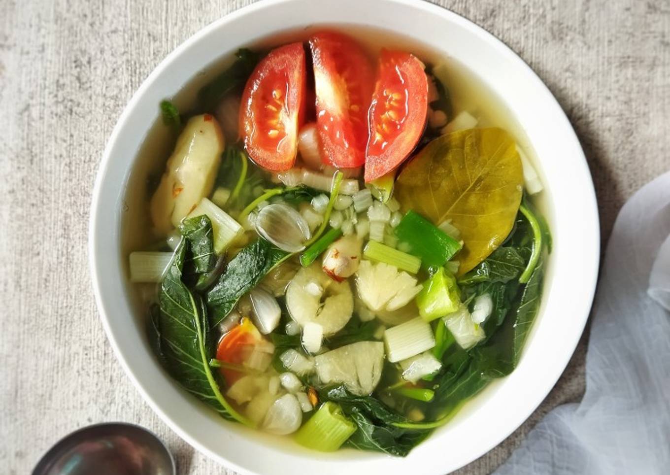 Resep Sayur Bening Bayam Singkong yang Enak Banget