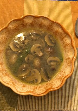 Una foto de Sopa de hongos