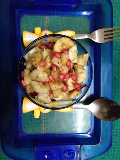 फ्रूट चाट (Fruit Chaat recipe in Hindi) रेसिपी मुख्य फोटो