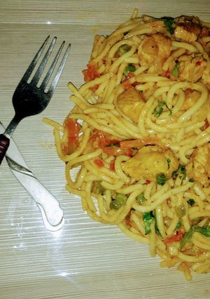A picture of Chicken veg creemi spaghetti.