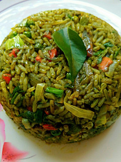 पालक फ्राइड राइस (Palak fried Rice recipe in Hindi) रेसिपी मुख्य फोटो