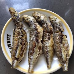 A picture of Fried Galunggong.