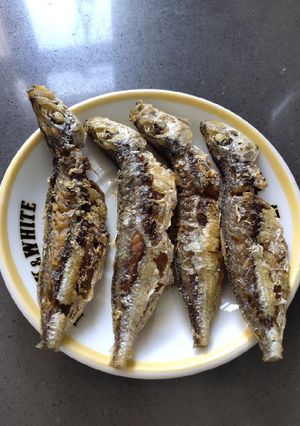 A picture of Fried Galunggong.