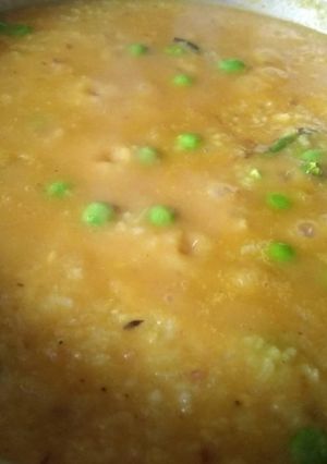 মুগ ডালের খিচুড়ি (moog daler khichuri recipe in Bengali) রেসিপির প্রধান ছবি