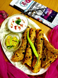 દૂધી ના થેપલા (Dudhi Thepla Recipe In Gujarati) રેસીપી મુખ્ય ફોટો