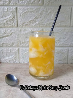 Foto resep Es Kelapa Muda Sirup Jeruk