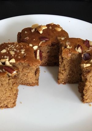 A picture of Oats dates Cake.