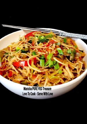 A picture of Veg Hakka Noodles.