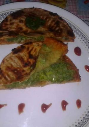 A picture of Hara bhara paratha.