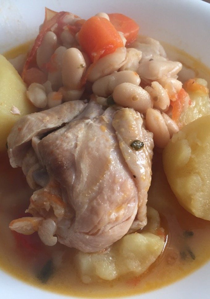 Una foto de Jamoncitos con alubias