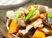 A picture of carrot peas chicken