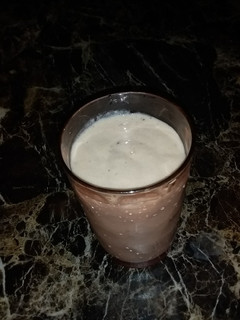 A picture of Banana and Apple Milk Shake.