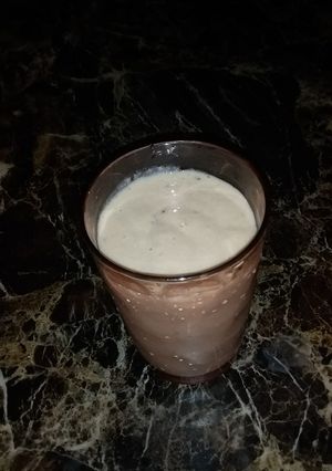 A picture of Banana and Apple Milk Shake.