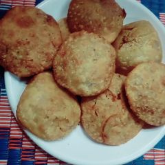 A picture of Keema kachori.