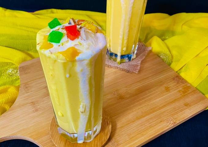 How to Prepare Favorite Mango Mastani | Mango Milkshake