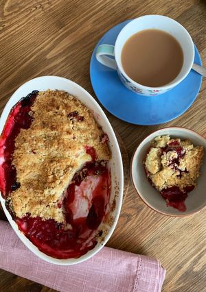 A picture of Plum crumble.