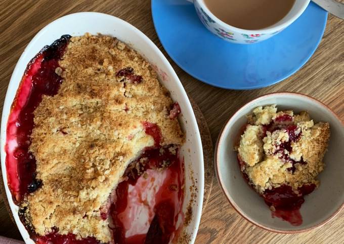 Plum crumble