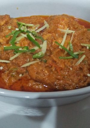 A picture of Tikka masala chicken karahi.