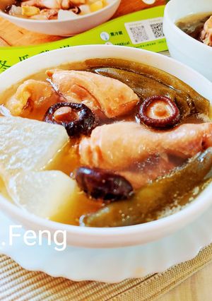 剝皮辣椒冬瓜雞湯(電鍋版) 的食譜成品照片